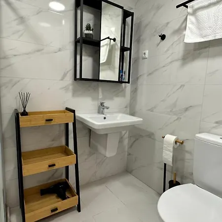 アパート Paradise Complex プリモルスコ