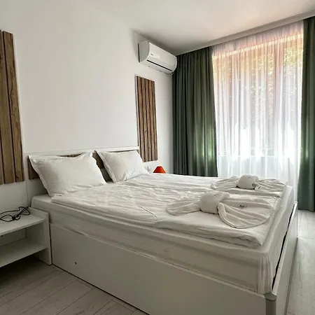 Paradise Complex アパート プリモルスコ