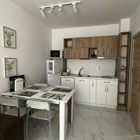 アパート Paradise Complex *