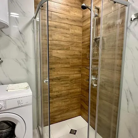 Paradise Complex アパート *