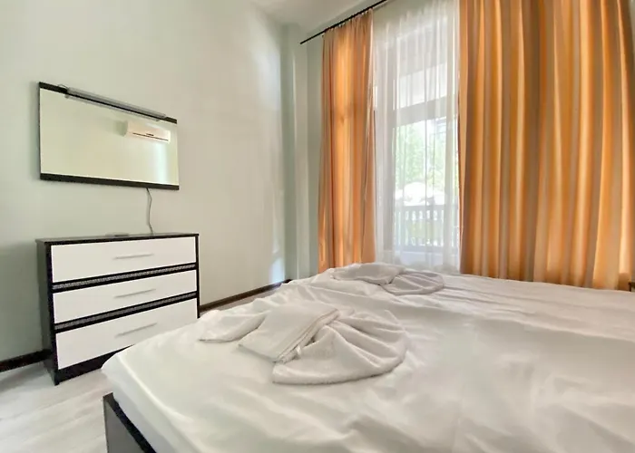 Paradise Complex פרימורסקו