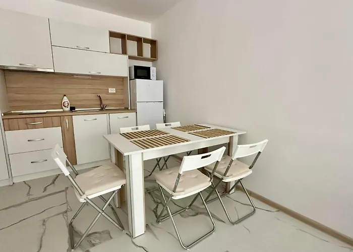 Paradise Complex פרימורסקו