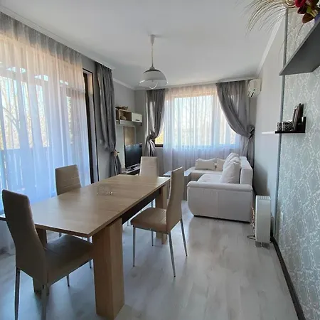 Paradise Complex Apartment