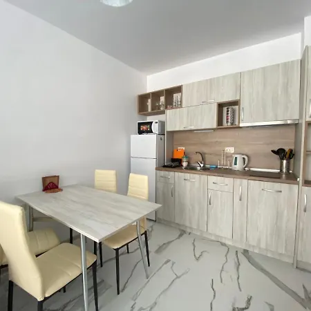 Paradise Complex Apartment *