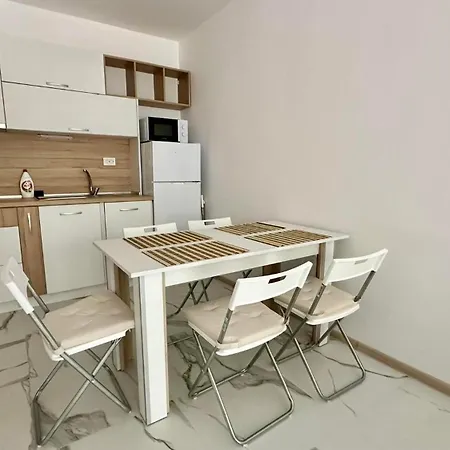 Paradise Complex פרימורסקו