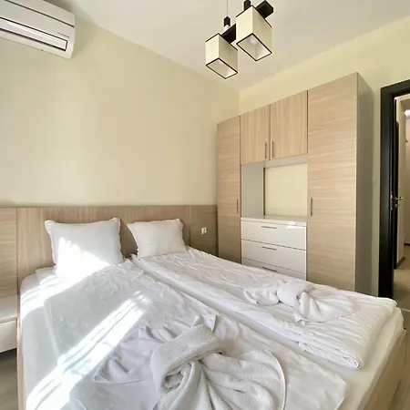 Paradise Complex Apartment *