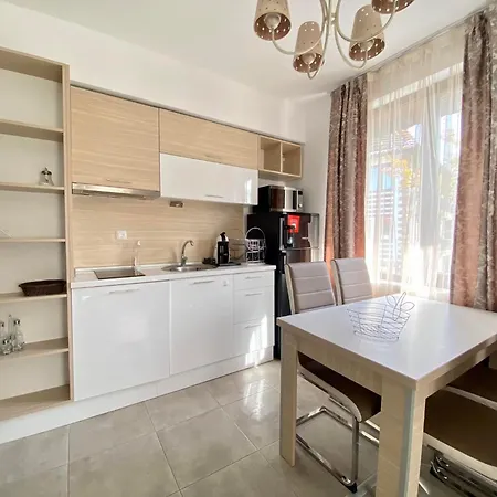 Paradise Complex Apartment